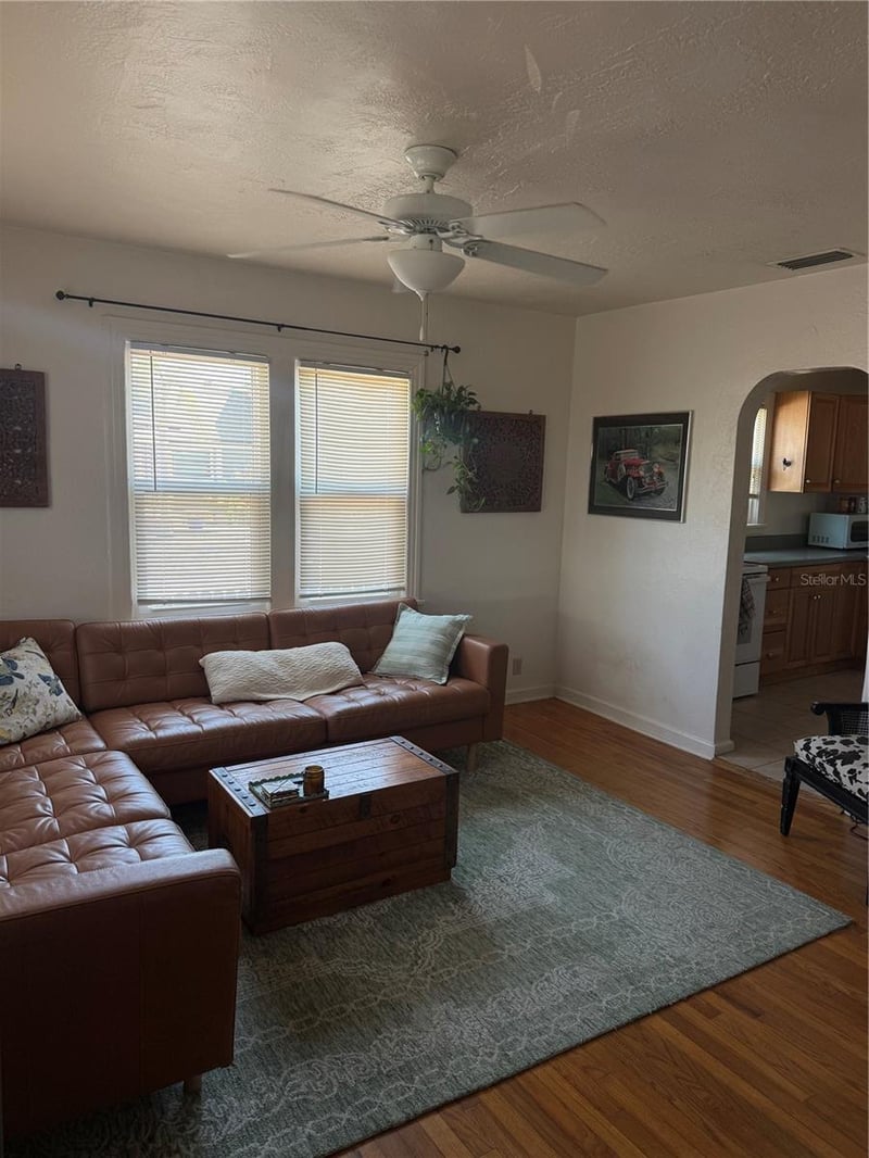 145 Lincoln Cir, St Petersburg, FL 33702