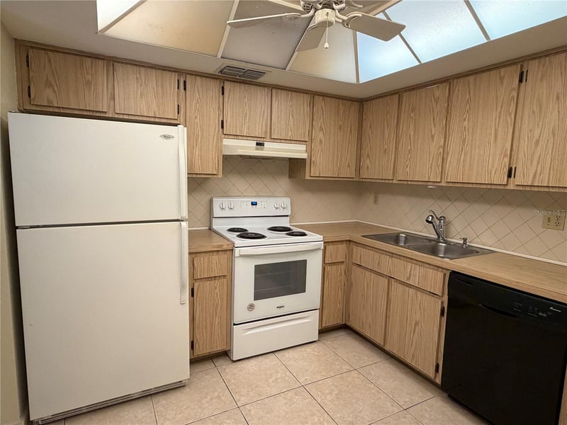 9221 Repondo Pl, New Port Richey, FL 34655