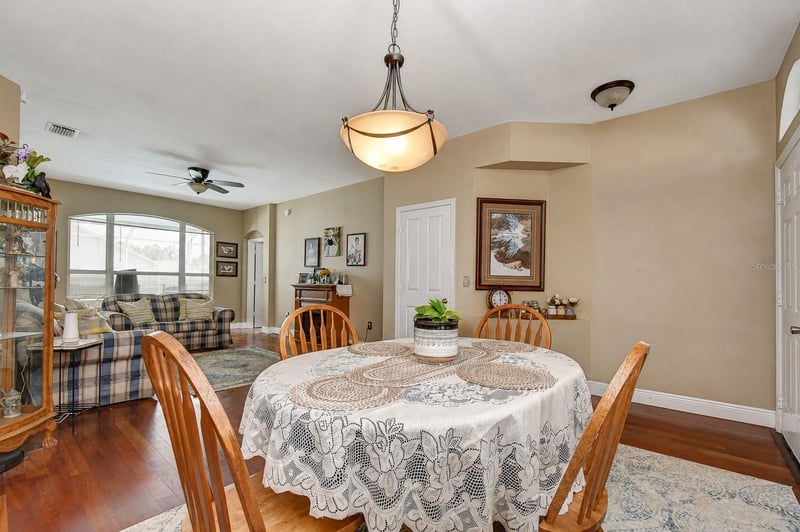4102 Amber Ridge Ln, Valrico, FL 33594