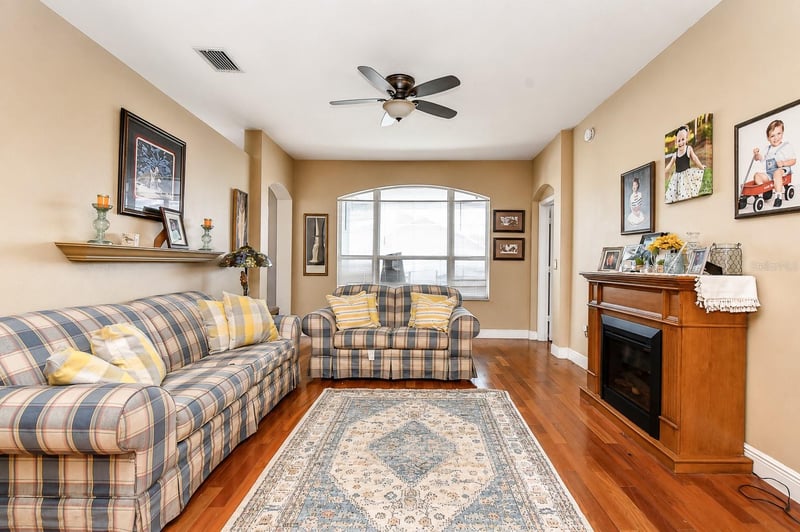 4102 Amber Ridge Ln, Valrico, FL 33594