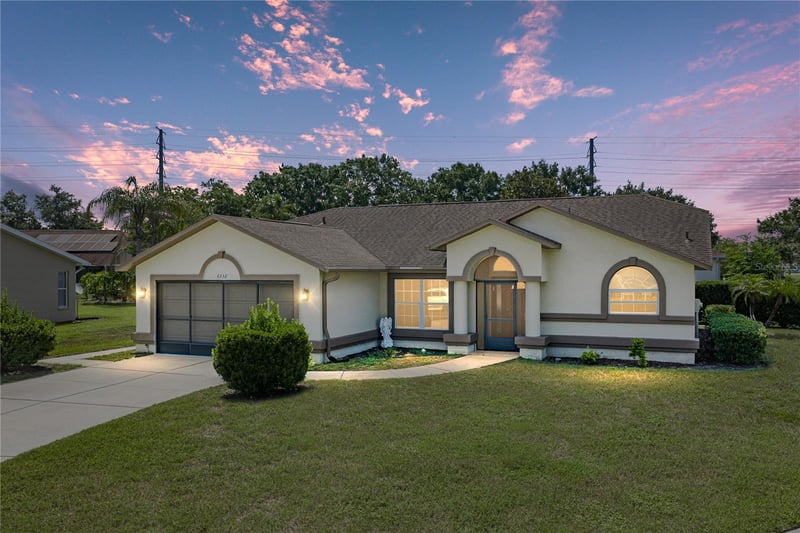 6232 Huntington Dr, Zephyrhills, FL 33542