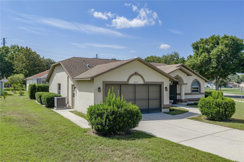 6232 Huntington Dr, Zephyrhills, FL 33542