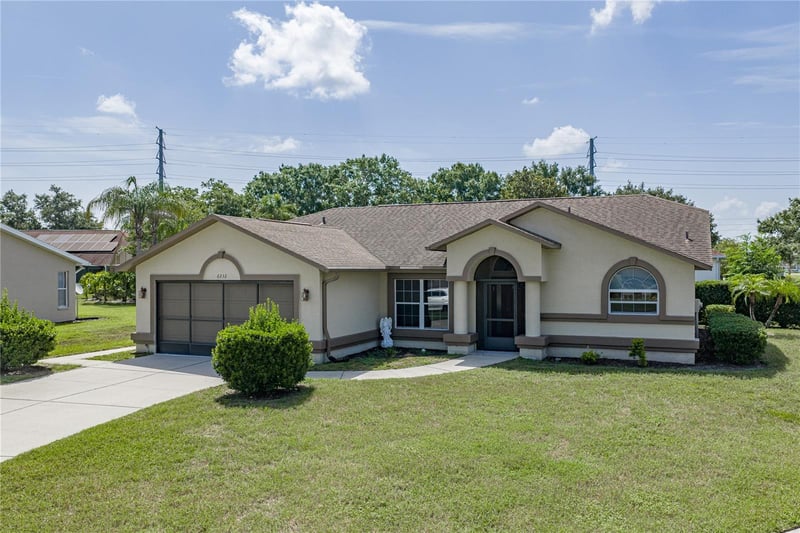 6232 Huntington Dr, Zephyrhills, FL 33542