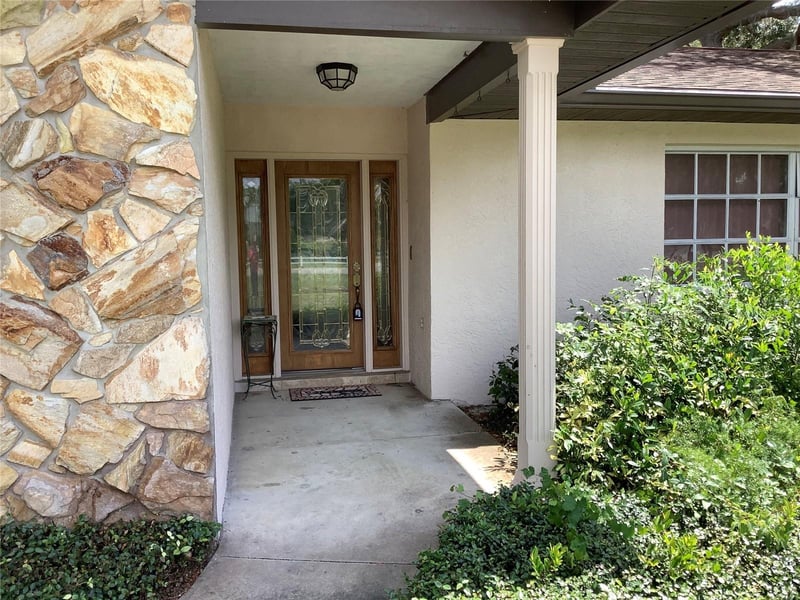 9224 Lakeview Dr, New Port Richey, FL 34654