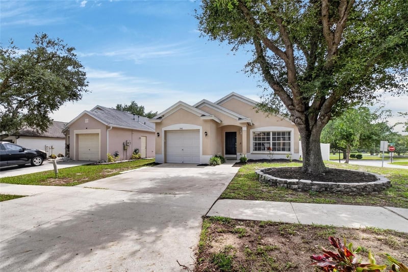 346 Summer Sails Dr, Valrico, FL 33594