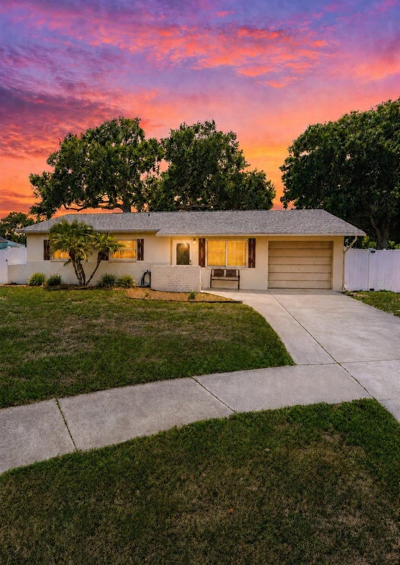 6944 Buhrley Ter, St Petersburg, FL 33709