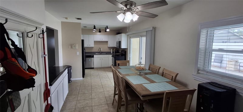 6944 Buhrley Ter, St Petersburg, FL 33709