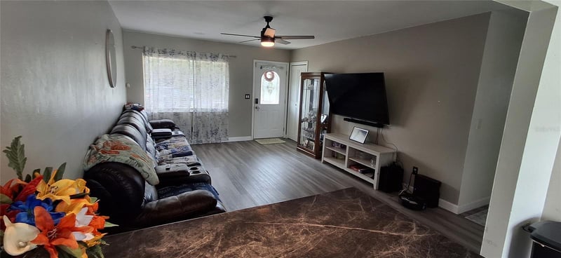 6944 Buhrley Ter, St Petersburg, FL 33709