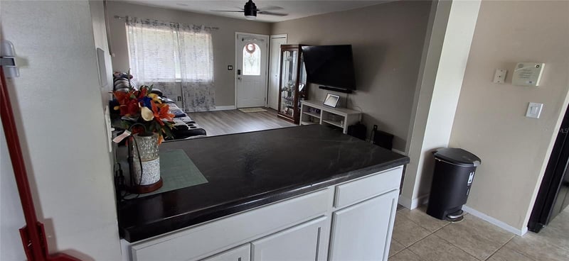 6944 Buhrley Ter, St Petersburg, FL 33709