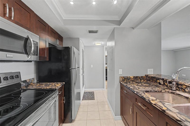 2618 Cove Cay Dr #505, Clearwater, FL 33760