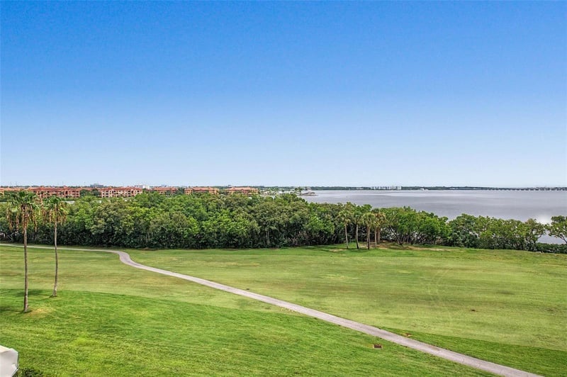 2618 Cove Cay Dr #505, Clearwater, FL 33760