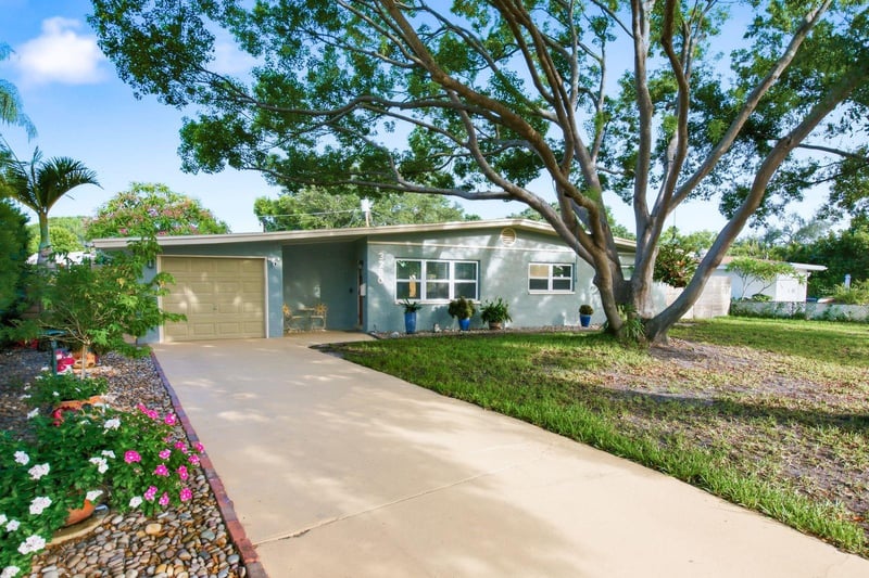 3280 56th Way, St Petersburg, FL 33710