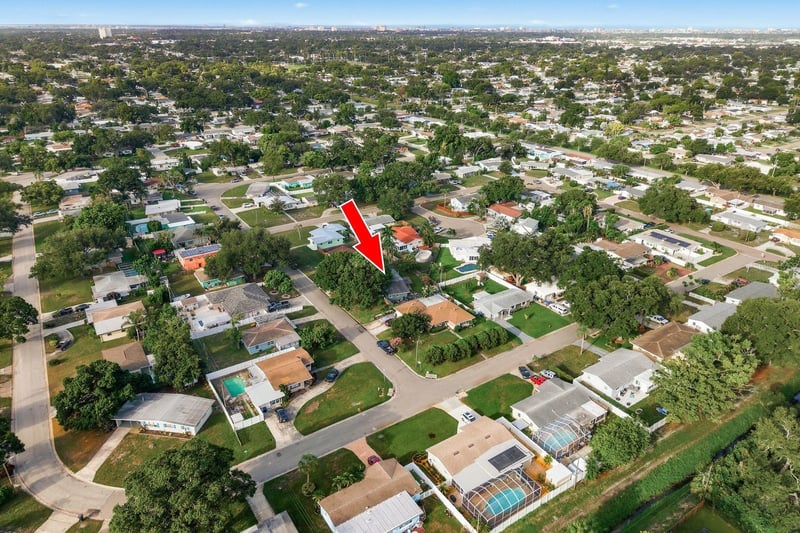 3280 56th Way, St Petersburg, FL 33710
