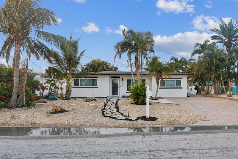 747 Pruitt Dr, Madeira Beach, FL 33708