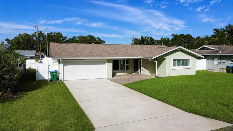 5669 45th Ave, Kenneth City, FL 33709