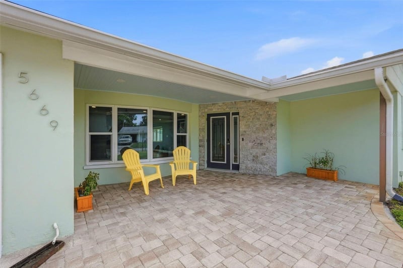 5669 45th Ave, Kenneth City, FL 33709