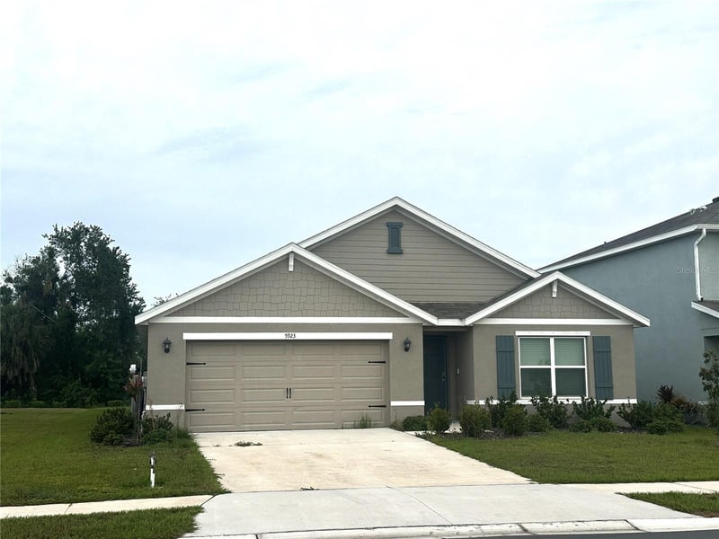 5923 Flagstone Trl, Palmetto, FL 34221