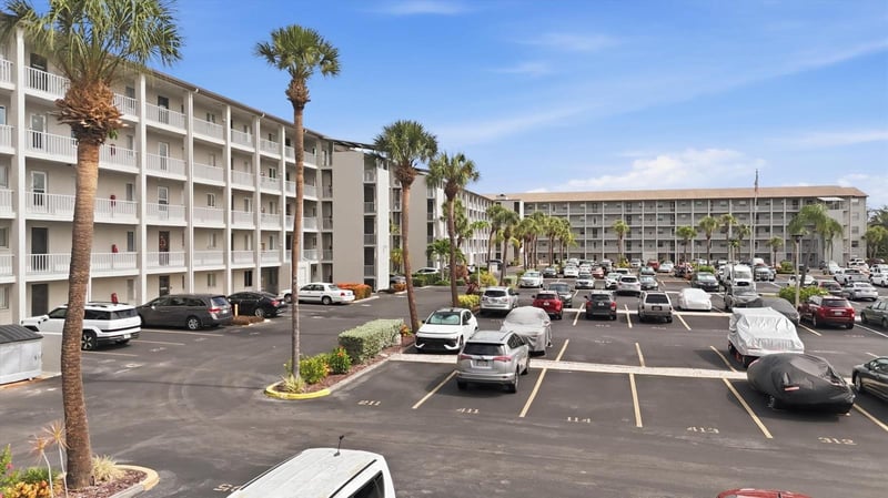 3446 Lake Bayshore Dr #416, Bradenton, FL 34205