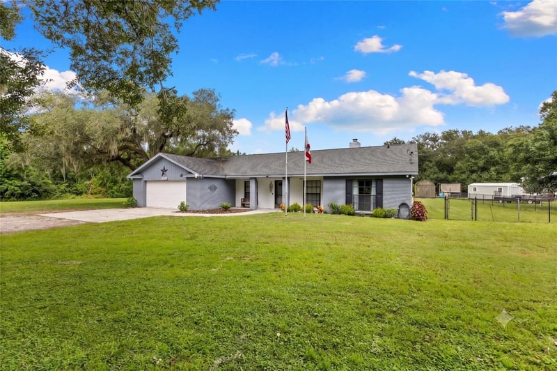 4605 Post House Dr, Plant City, FL 33565