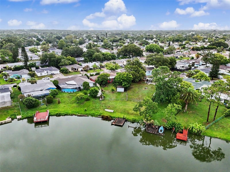 9641 Lakeside Ln, Port Richey, FL 34668