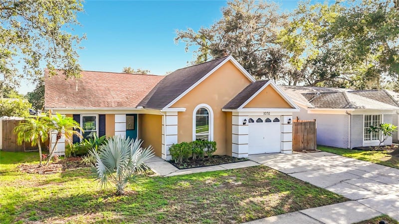 1032 Hardwood Dr, Valrico, FL 33596