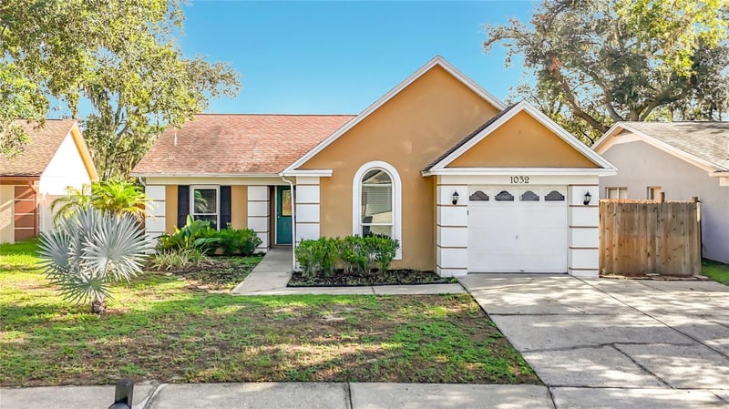 1032 Hardwood Dr, Valrico, FL 33596