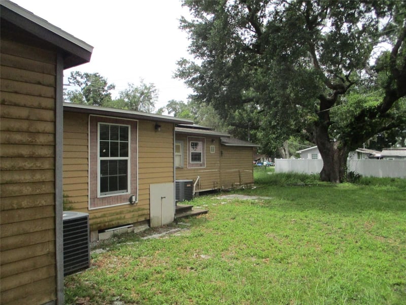 302 130th Ave, Tampa, FL 33612