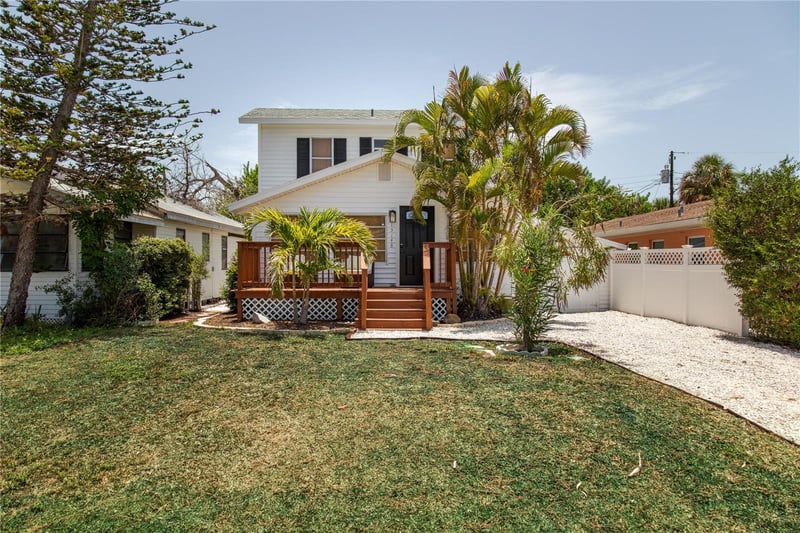 13148 3rd St, Madeira Beach, FL 33708