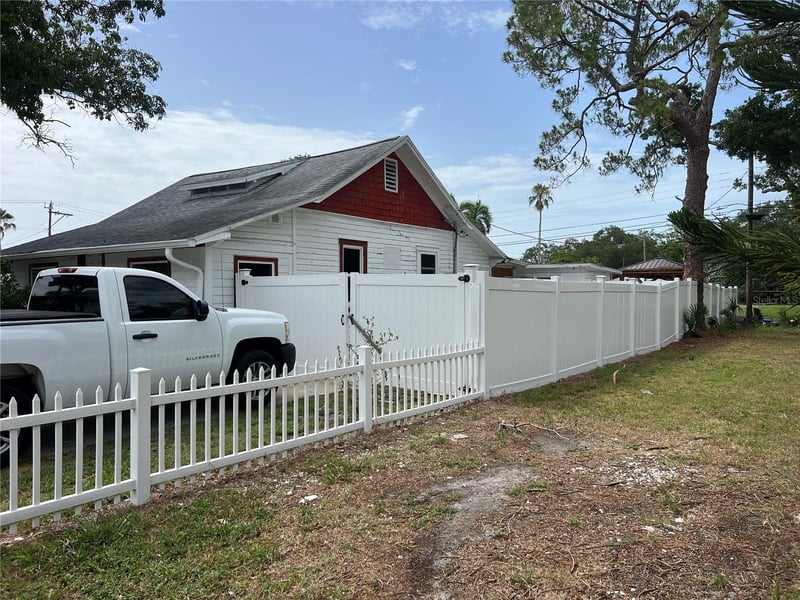 526 14th Ave, St Petersburg, FL 33701
