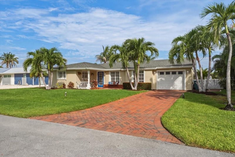 508 83rd St, Holmes Beach, FL 34217