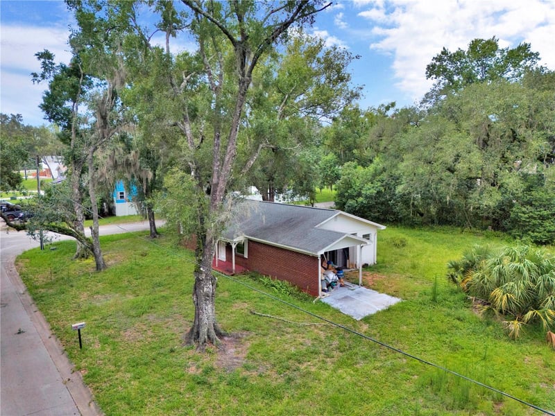 11916 Davis Rd, Tampa, FL 33637