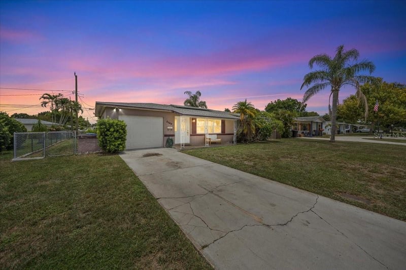 5399 24th Ter, St Petersburg, FL 33710