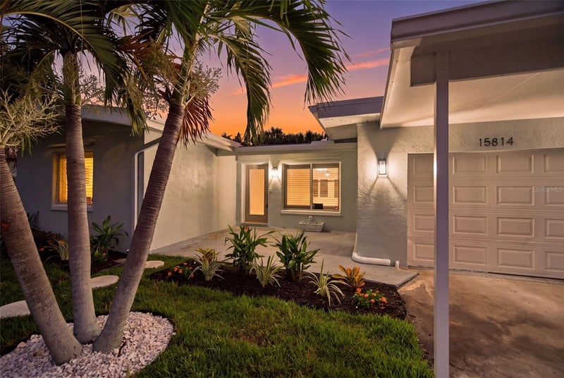 15814 3rd St E, Redington Beach, FL 33708