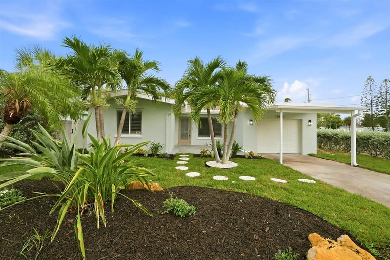 15814 3rd St E, Redington Beach, FL 33708