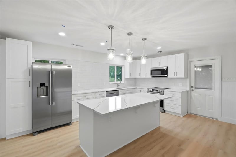 15814 3rd St E, Redington Beach, FL 33708