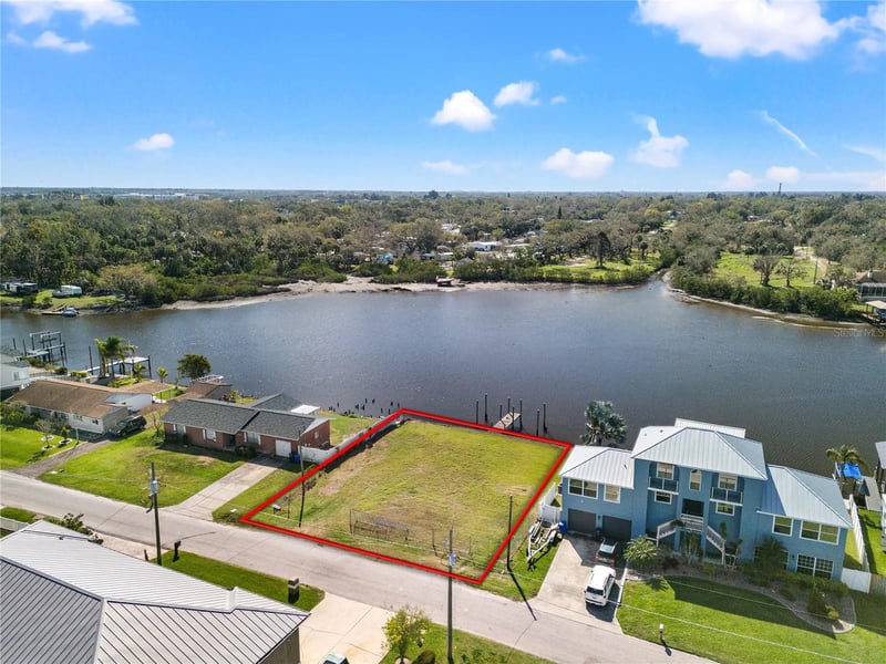 8603 Magnolia St, Gibsonton, FL 33534