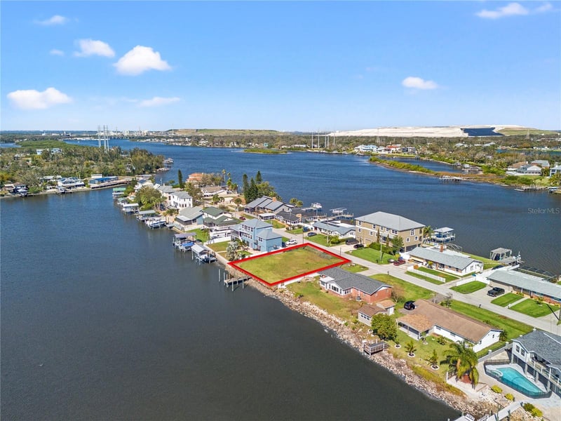 8603 Magnolia St, Gibsonton, FL 33534