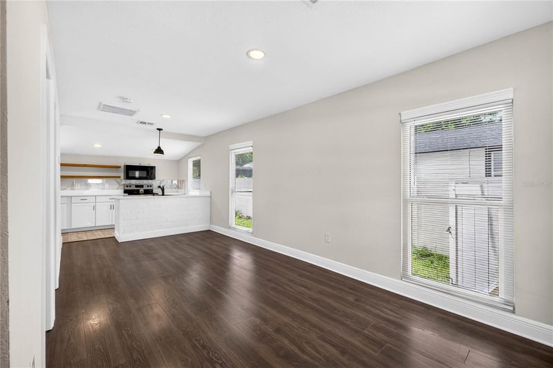 14352 Lawrence St, Dade City, FL 33523