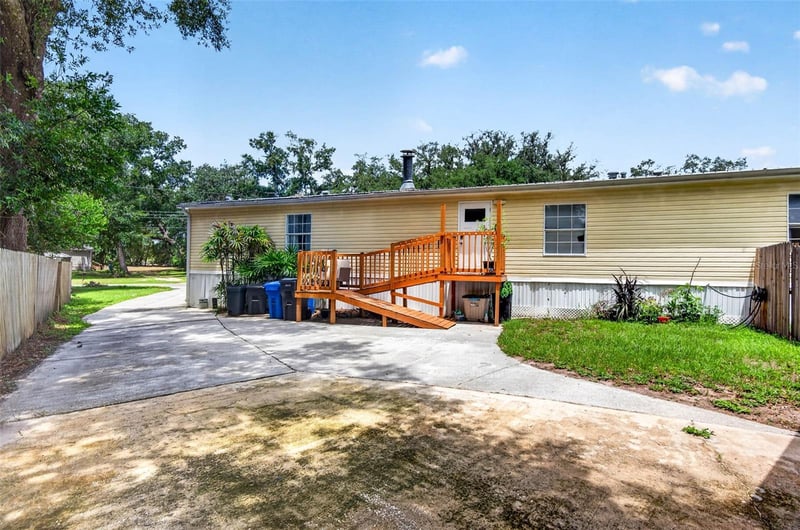 12641 Idlewood Dr, Thonotosassa, FL 33592