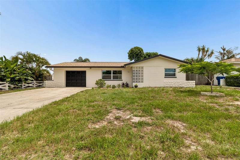 11555 63rd Ave, Seminole, FL 33772