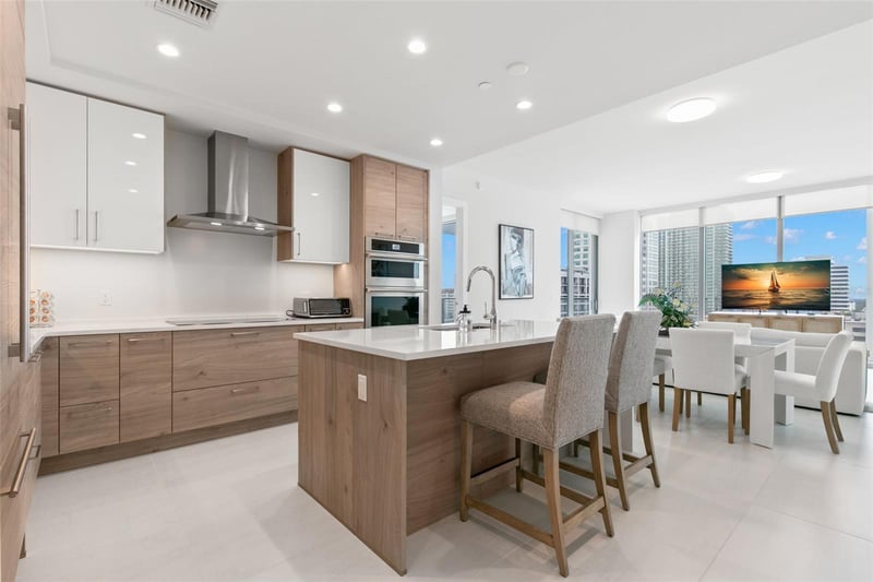 301 1st St #1204, St Petersburg, FL 33701