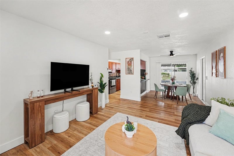 9036 109th Ter, Seminole, FL 33777