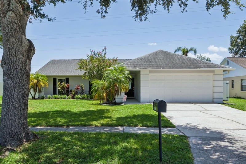 16117 Pebblebrook Dr, Tampa, FL 33624