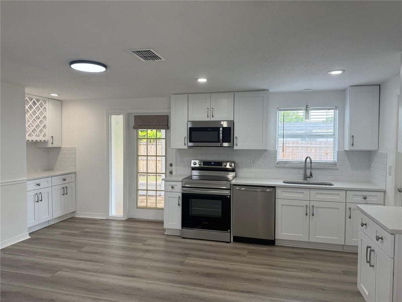 6150 101st Ave, Pinellas Park, FL 33782
