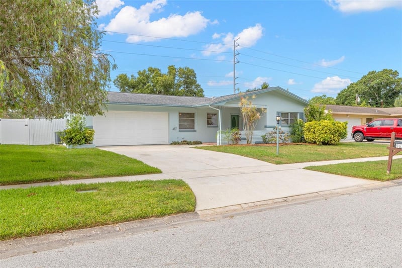 965 Santa Monica Dr, Dunedin, FL 34698