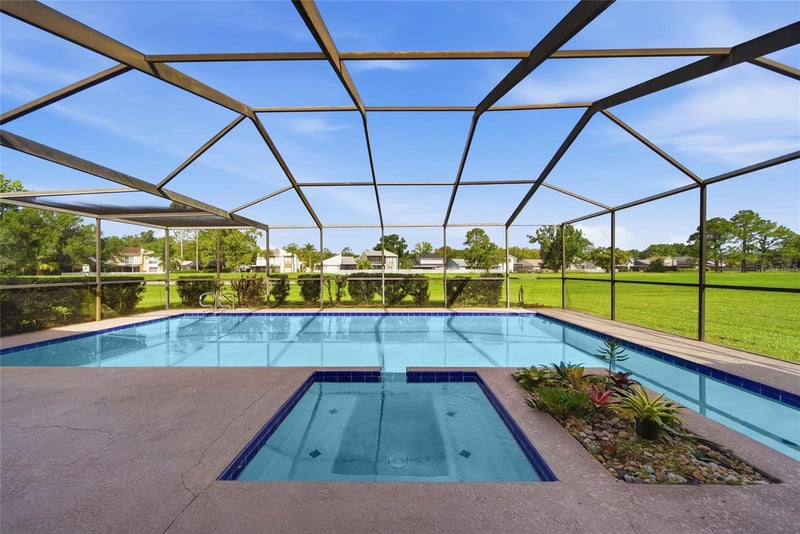 16116 Course Dr, Tampa, FL 33624