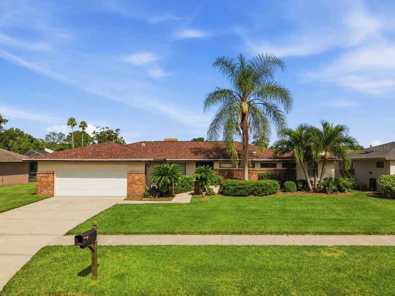 16116 Course Dr, Tampa, FL 33624