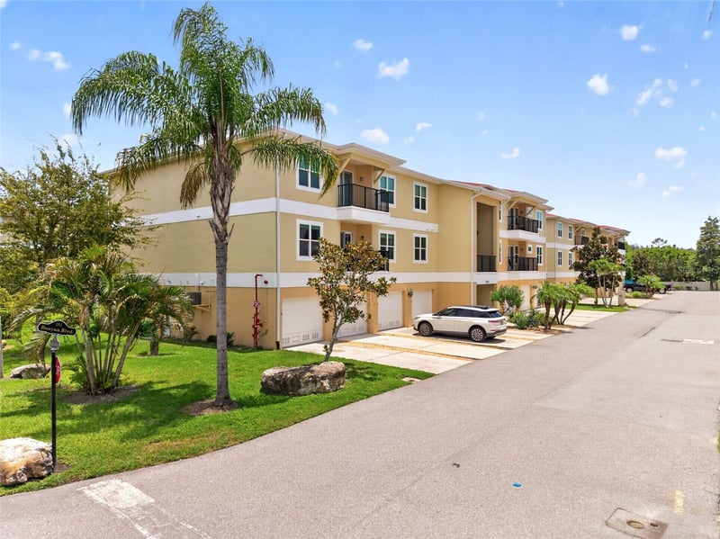 6420 Banyan Blvd #201, New Port Richey, FL 34652