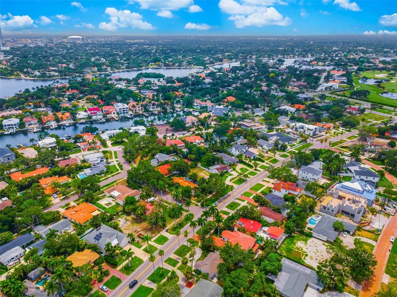910 Snell Isle Blvd, St Petersburg, FL 33704