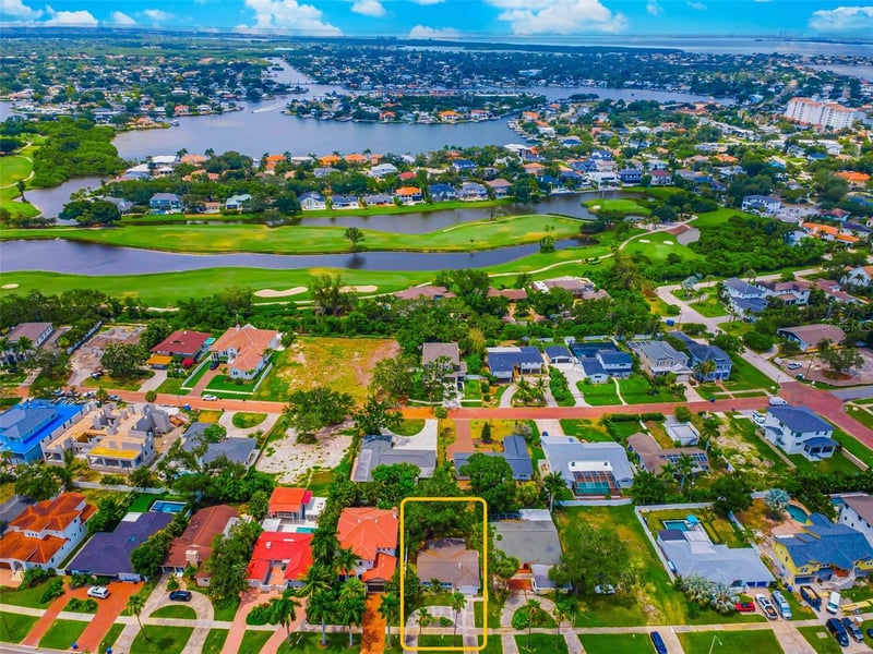 910 Snell Isle Blvd, St Petersburg, FL 33704
